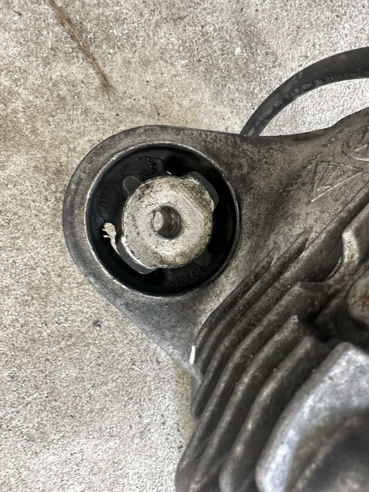 03-10 Porsche Cayenne 955 957 Front Diff Differential Axle Carrier Assembly OEM