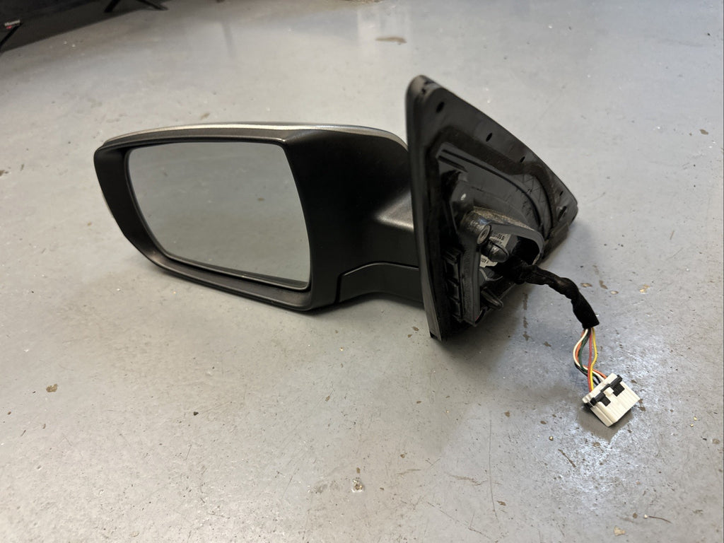 2011 - 2015 Kia Sorento Door Mirror 7 Wire Gray Signal Driver Left LH OEM 0297