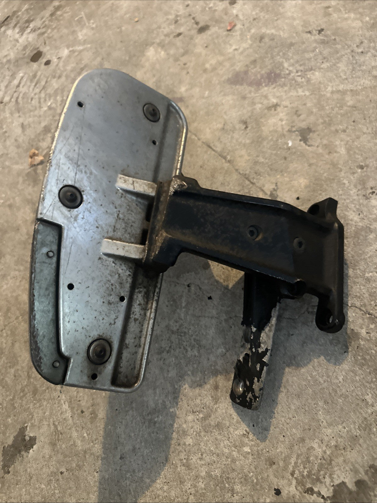 96-98 YAMAHA ROYAL STAR XVZ1300A RIGHT FOOT BOARD REAR BRAKE MASTER