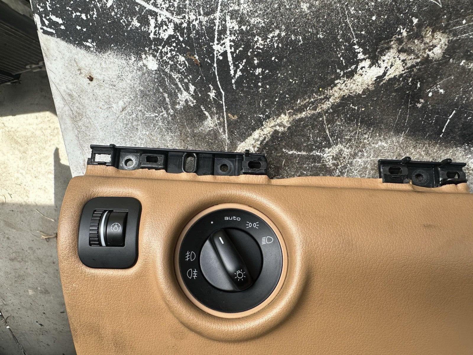 07 08 09 10 Porsche Cayenne Column dash cower lower OEM 7L5941289