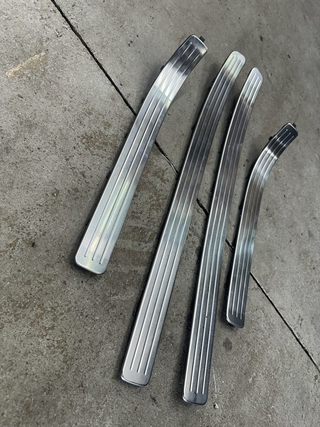 2004 PORSCHE CAYENNE  Scuff Plates