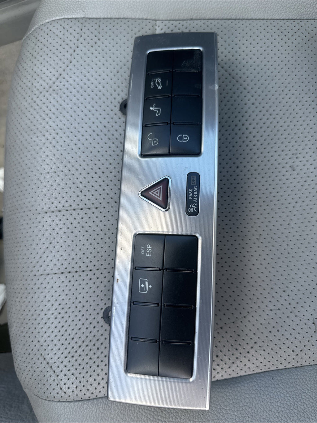 05-07 Mercedes W203 C230 Hazard Light Door Lock Switch Control Module SilverBD30