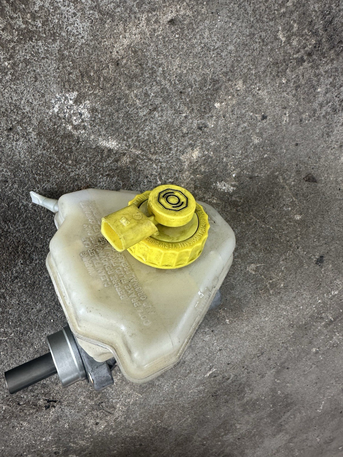 2003-2006 Porsche Cayenne Brake Master Cylinder W4ED4