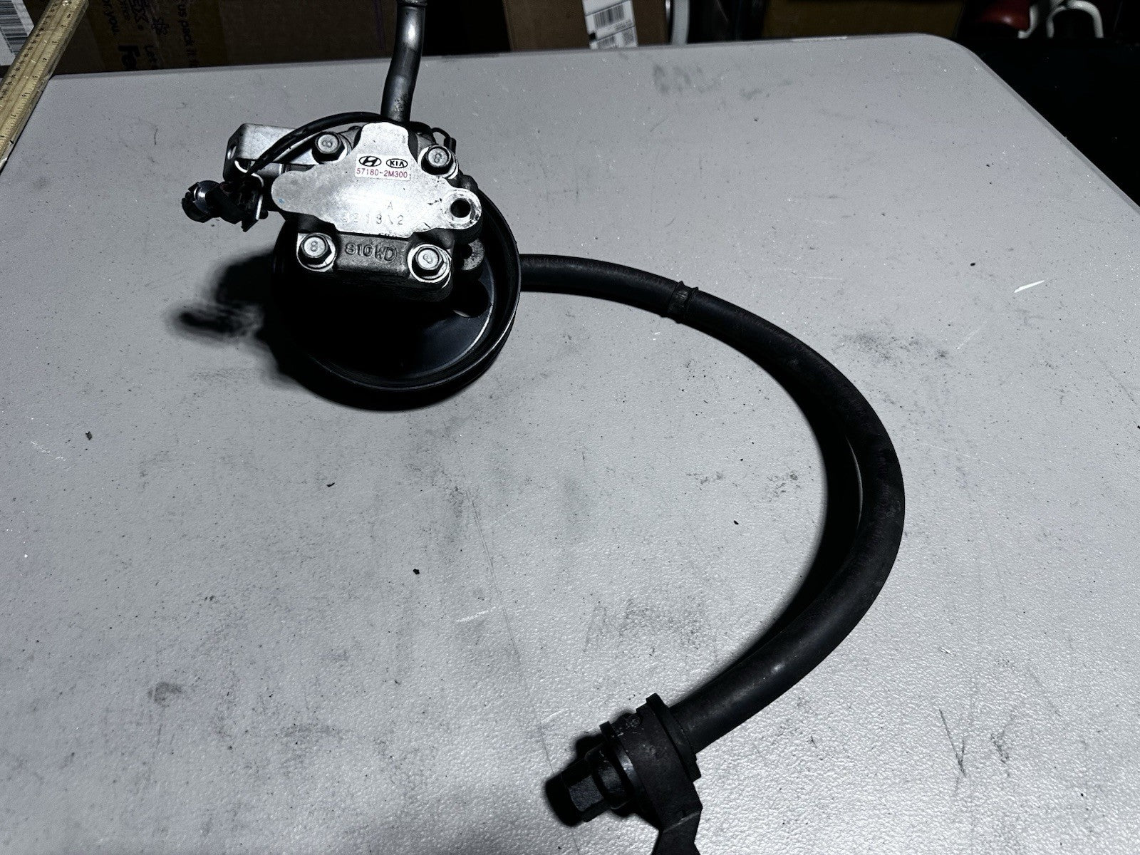 2013 Hyundai Genesis Power Steering Pump 57180-2M300 OEM Tested