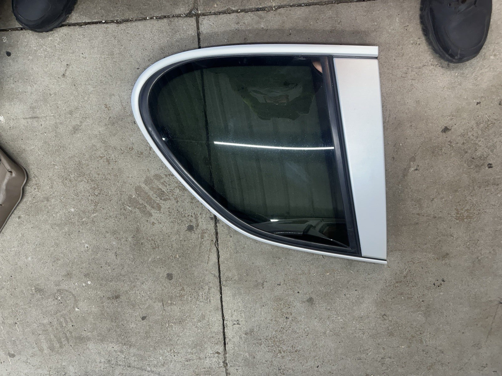 Quarter Glass Window CAYENNE 2003 2010 PORSCHE Turbo Left Driver Side Rear Back