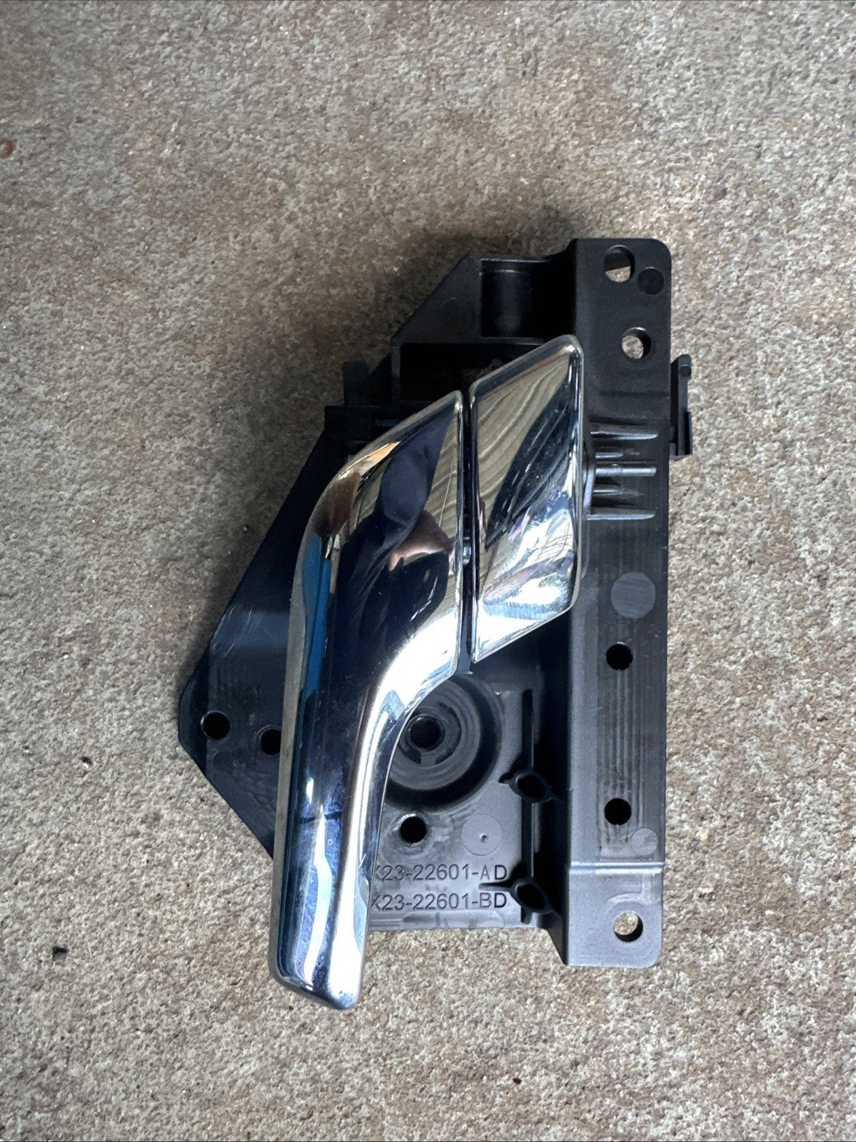 H409173 2010-2015 Jaguar XF XJ FRONT or REAR INTERIOR PULL DOOR HANDLE RH Side