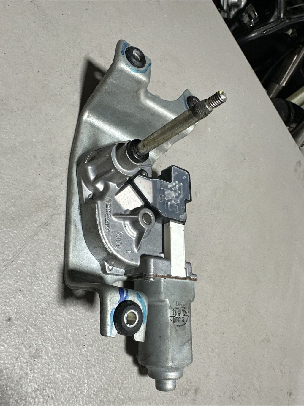 2014-2018 BMW X5 - REAR Hatch Wiper Motor 7318710