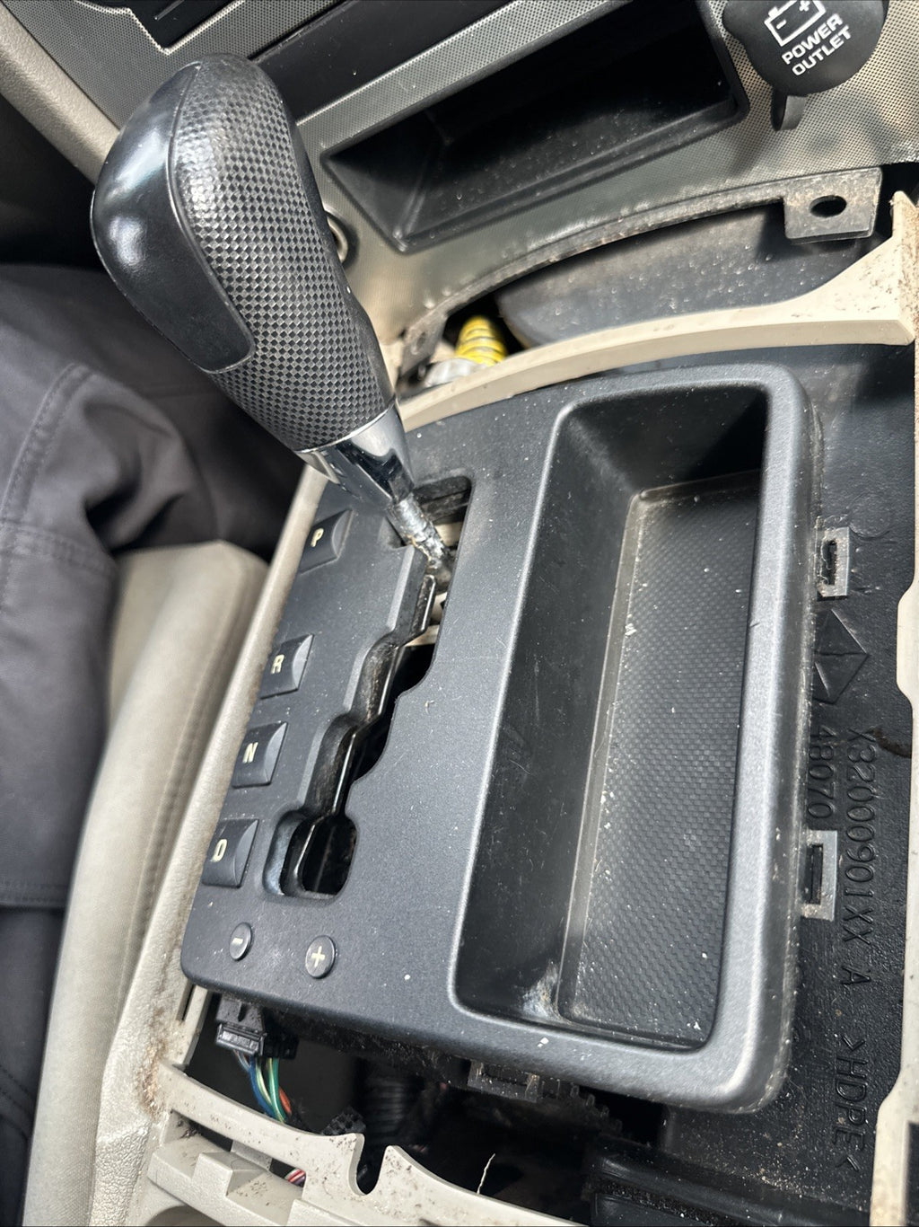 2005 Jeep Grand Cherokee 3.7L Automatic Floor Gear Shift Assembly with Warranty