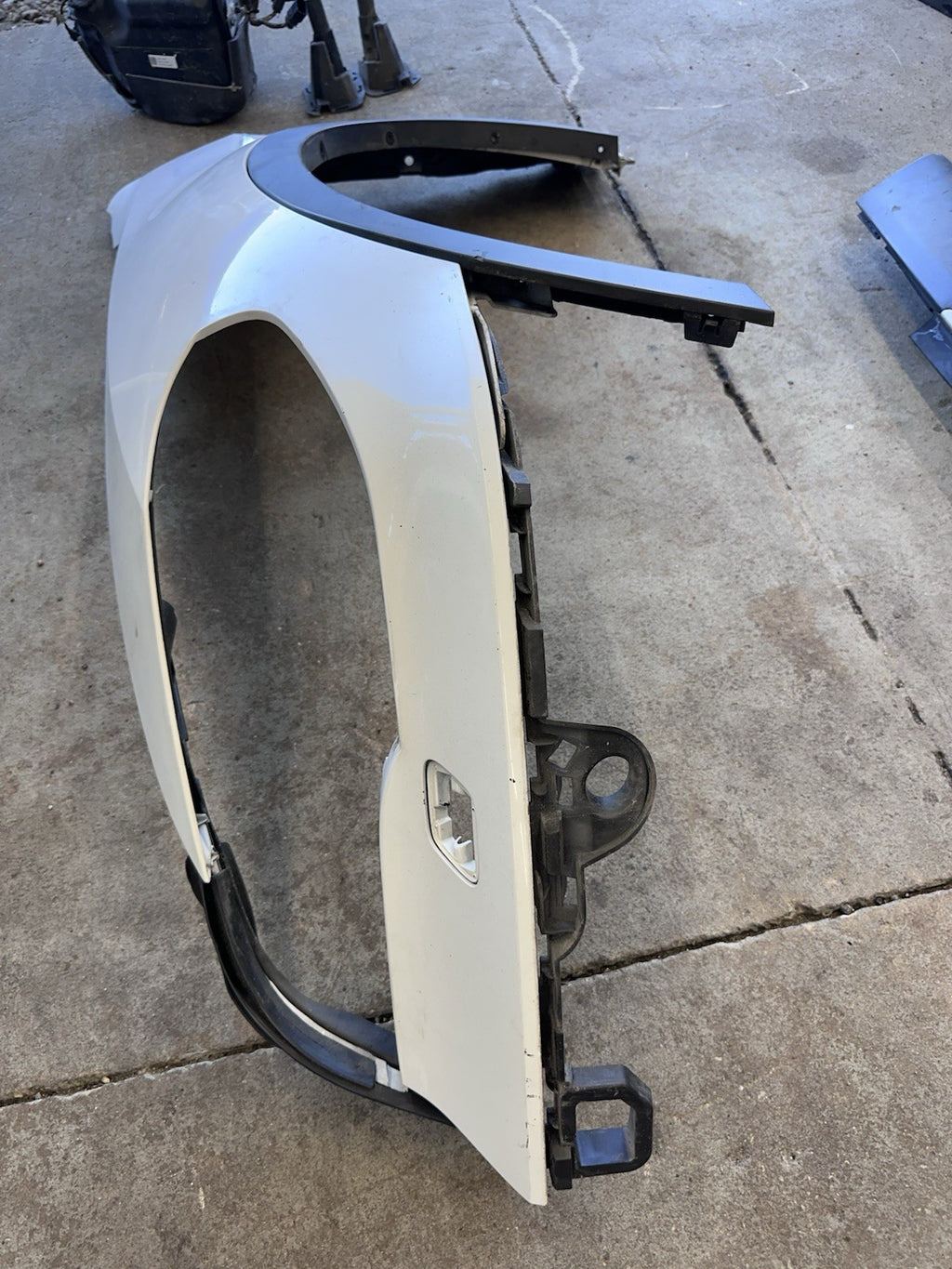 07-13 BMW E70 X5 Front Left Driver Side Fender Cover Panel White OEM✅