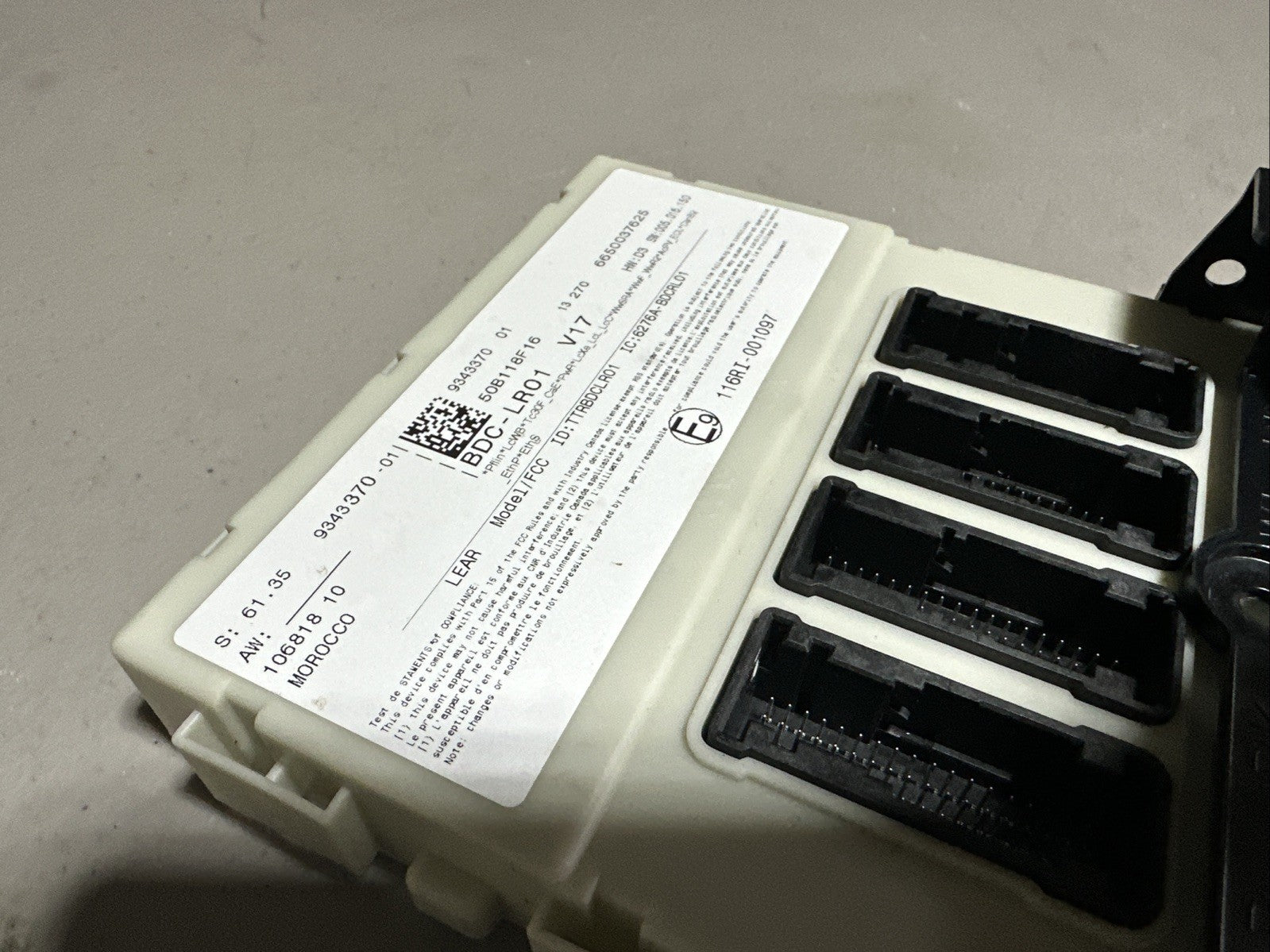 BMW X5 13-18 2.0 Petrol Body Domain Controller Fuse Box 6825527  365207