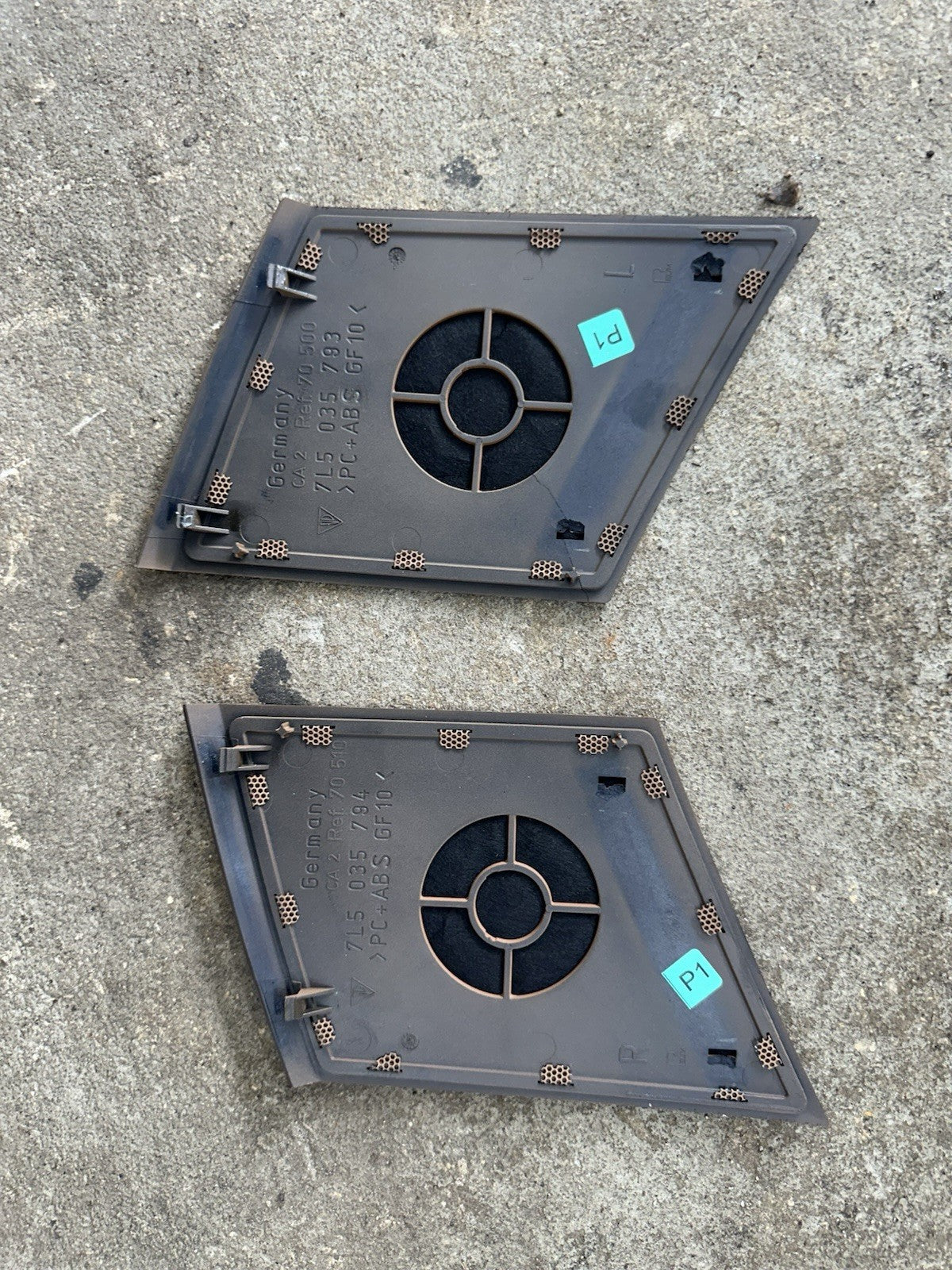 03-10 Porsche Cayenne 957 Pair Dash Speaker Grille Cover Trim Panel Beige OEM