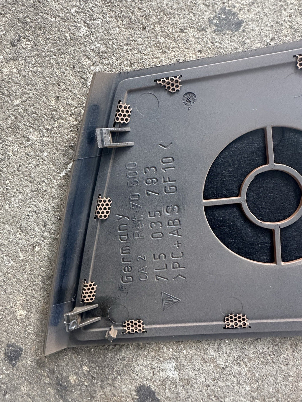 03-10 Porsche Cayenne 957 Pair Dash Speaker Grille Cover Trim Panel Beige OEM