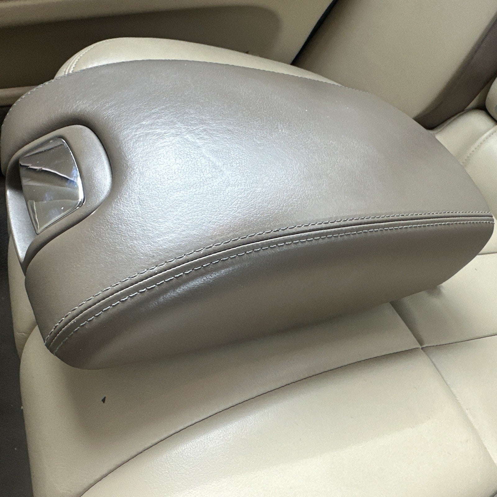 05-06 Jaguar S-Type X206 Front Center Console Armrest Arm Rest Trim AMB OEM