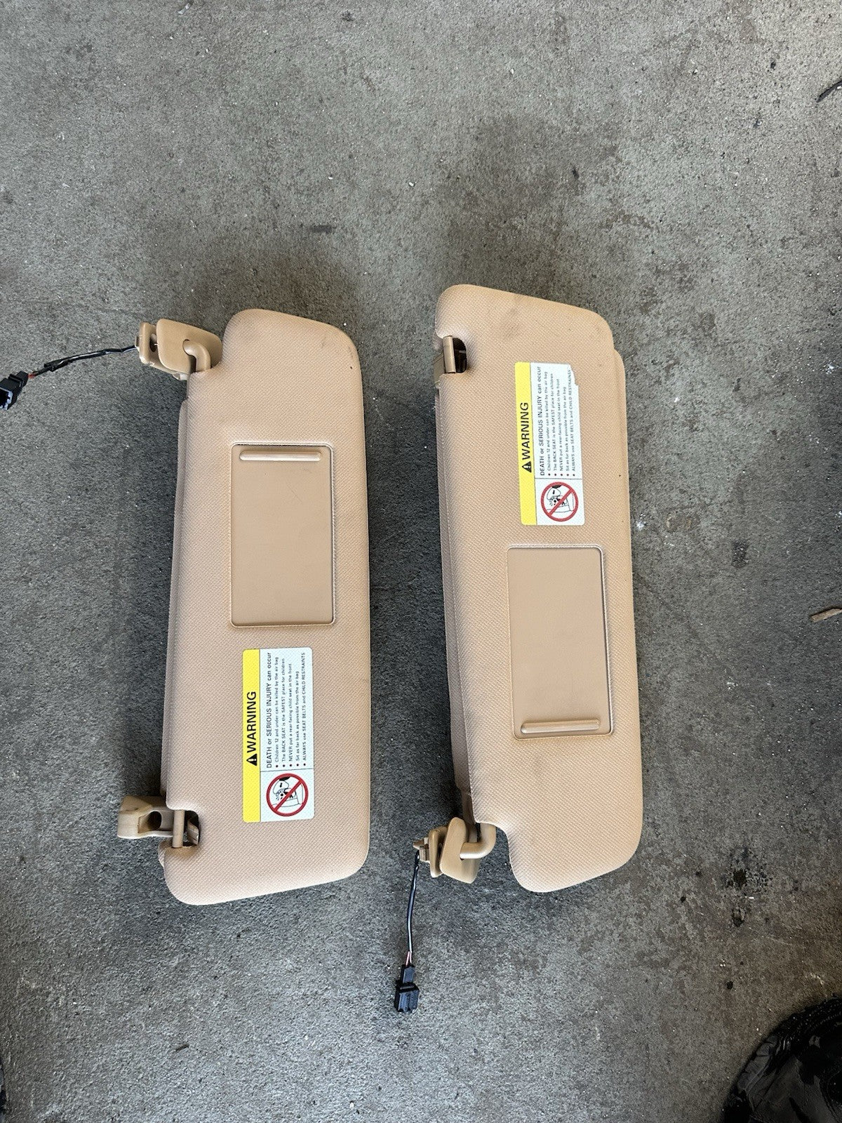 2004-2009 Porsche Cayenne Tan Brown Sun Visor Driver Passenger Side LH RH OEM