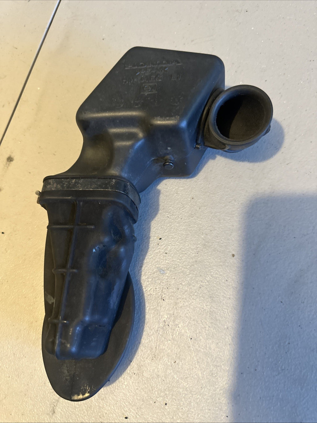 04-09 Honda VT750C Air Filter Cleaner Box Chamber Duct Tube  (#2)