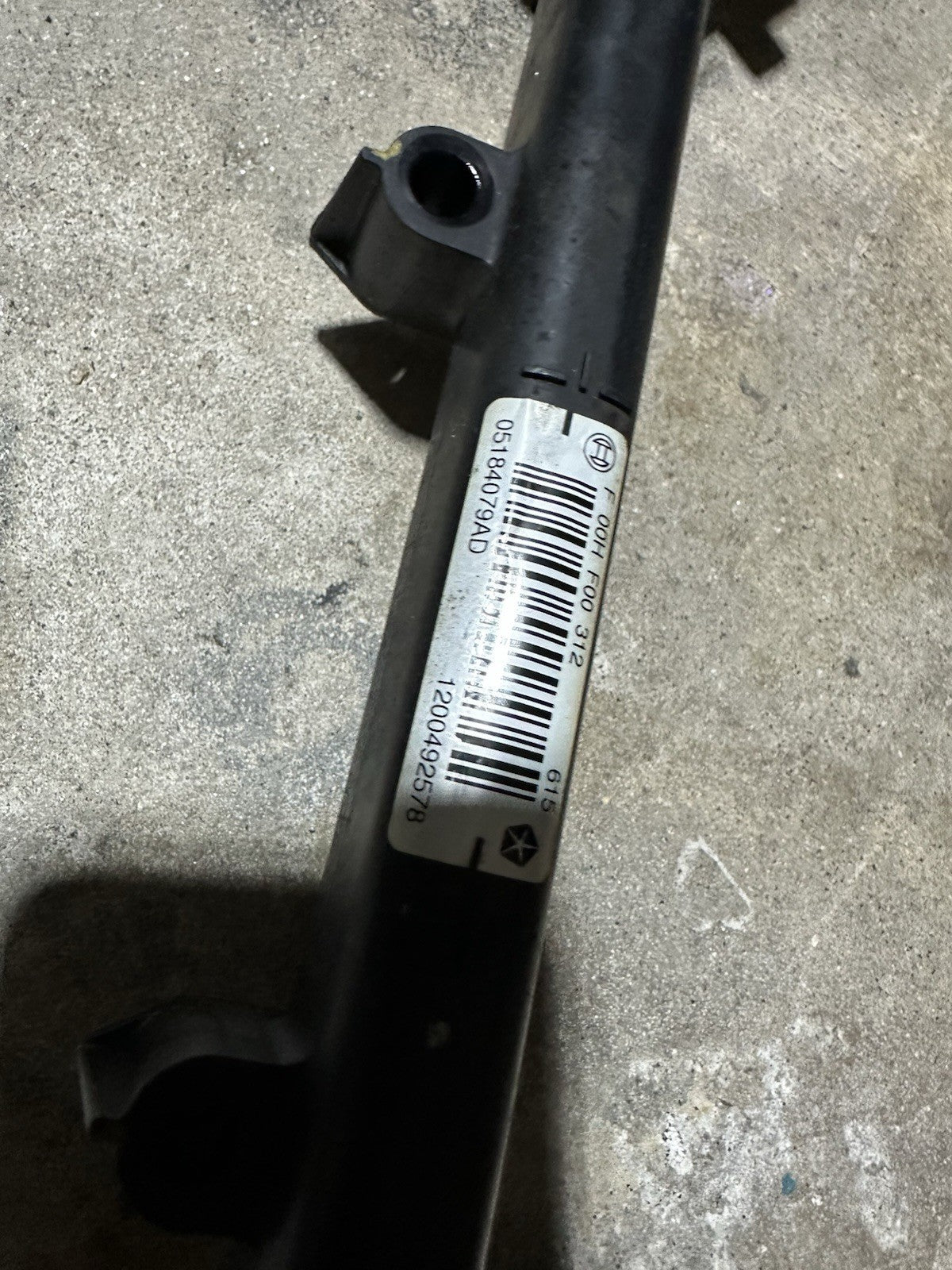 Dodge Jeep Chrysler RAM 3.6L Fuel Rail w/ Injectors 11-23 Used OEM 05184079AD