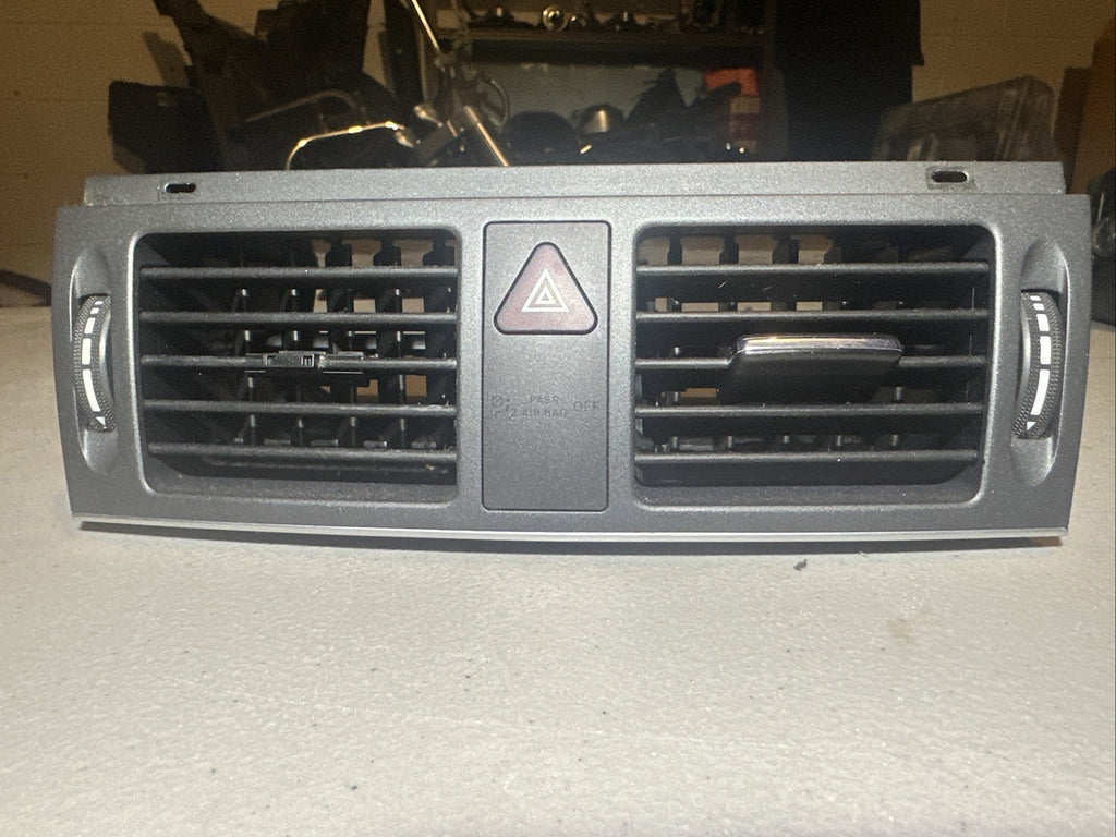 2011 MERCEDES C-CLASS Center Dash Air Vent2008-2011a2048307354
