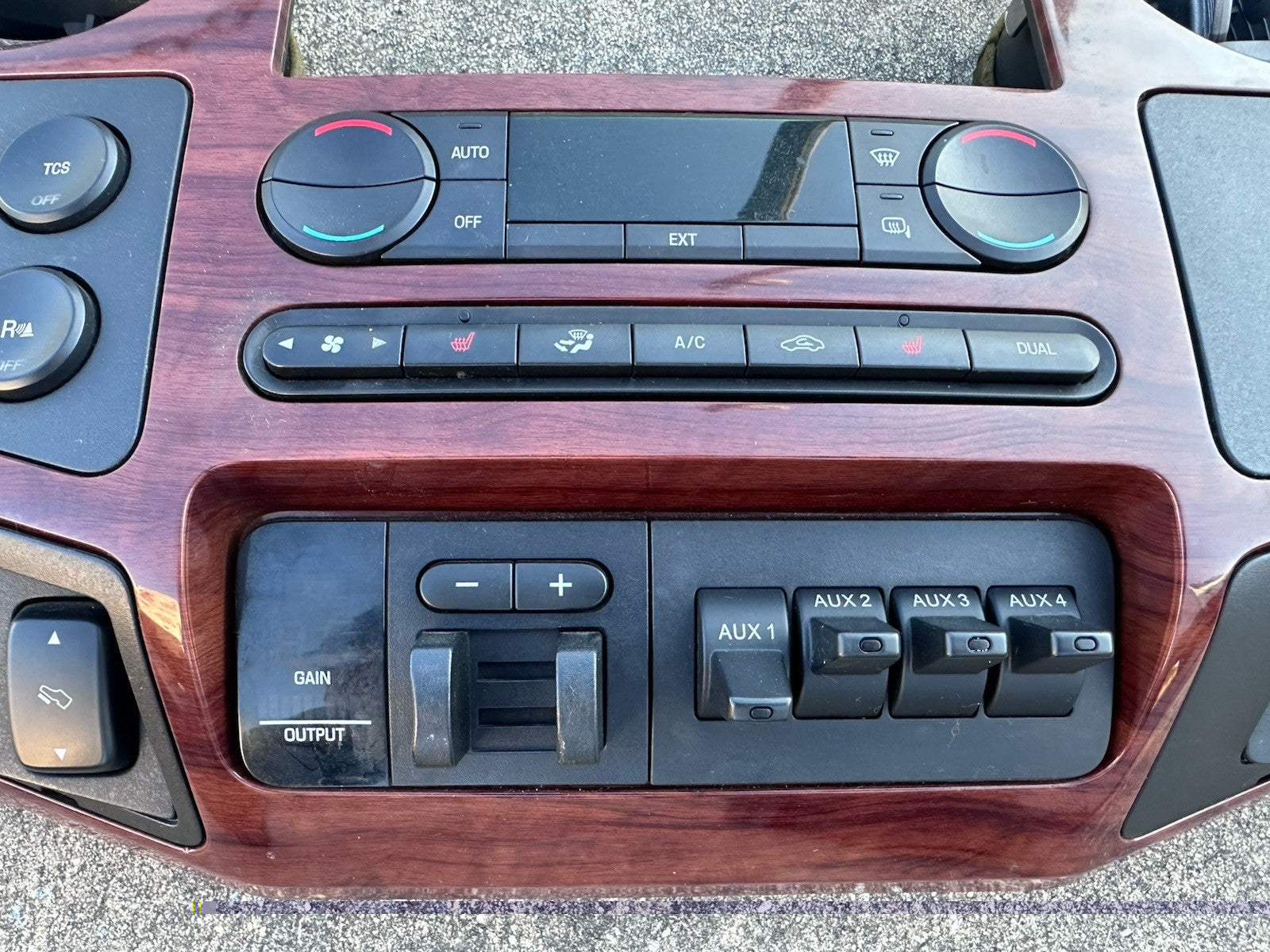 08-10 Ford F350 Super Duty KING RANCH Wood Dash Bezel Trim w AC / Aux Controls