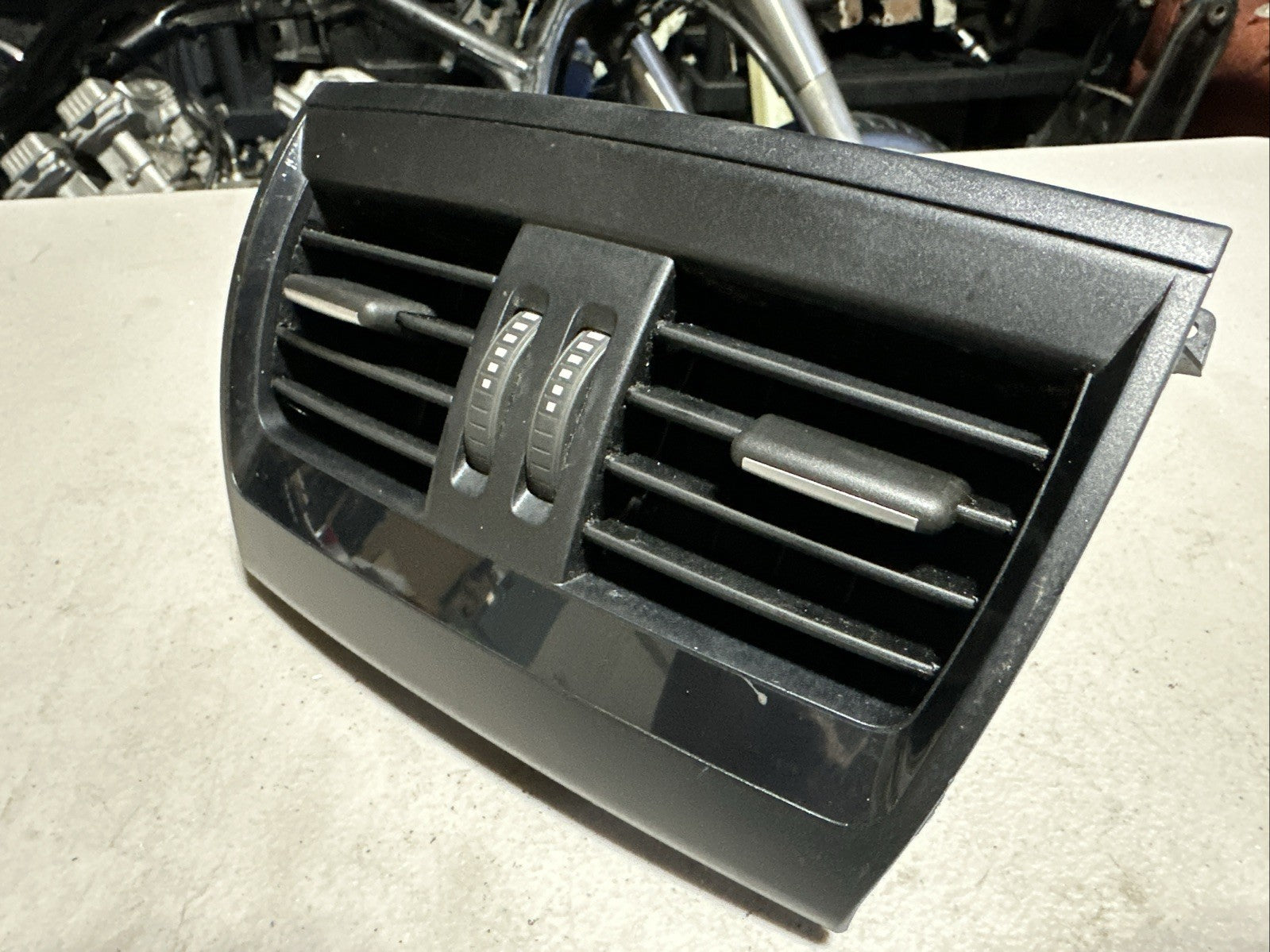 BMW X5 F15 2016 Rear Center Console Air Vent Grille Climate Vents 925201206 OEM