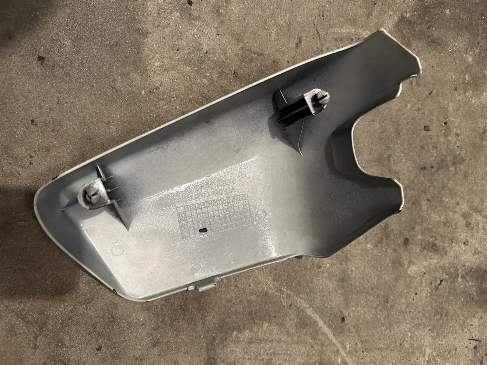 2004-2009 HONDA VT750 SHADOW AERO  PAIR RH LH SIDE COVER PANEL WHITE OEM