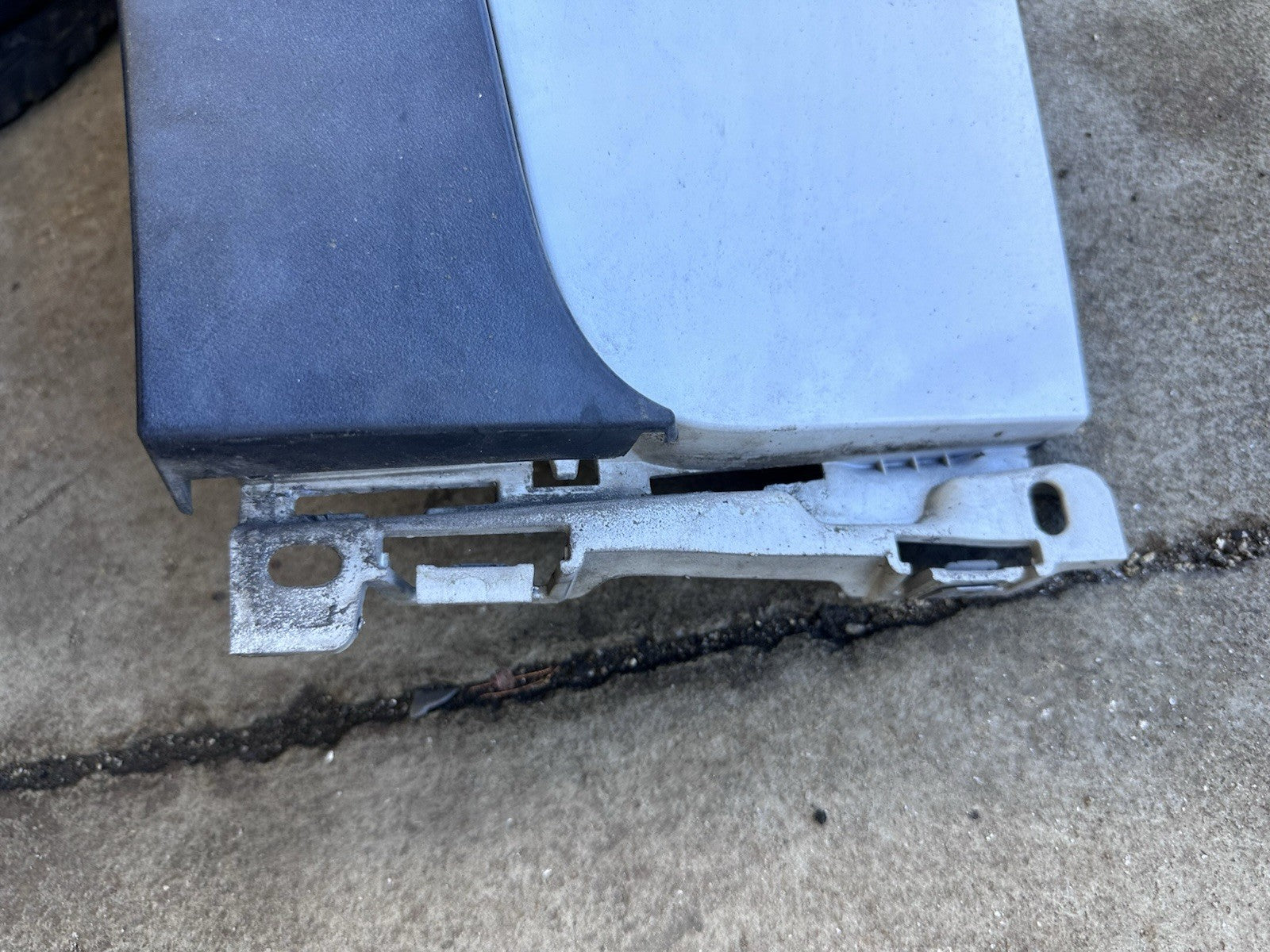 07-13 BMW E70 X5 Front Left Driver Side Fender Cover Panel White OEM✅