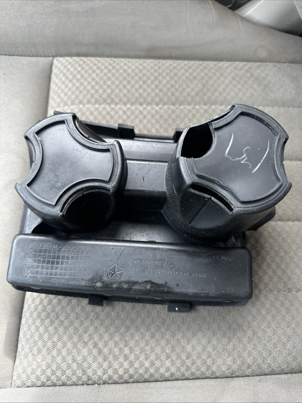 2006 Jeep Grand Cherokee Center Console Cup Holder *ONLY* Tan