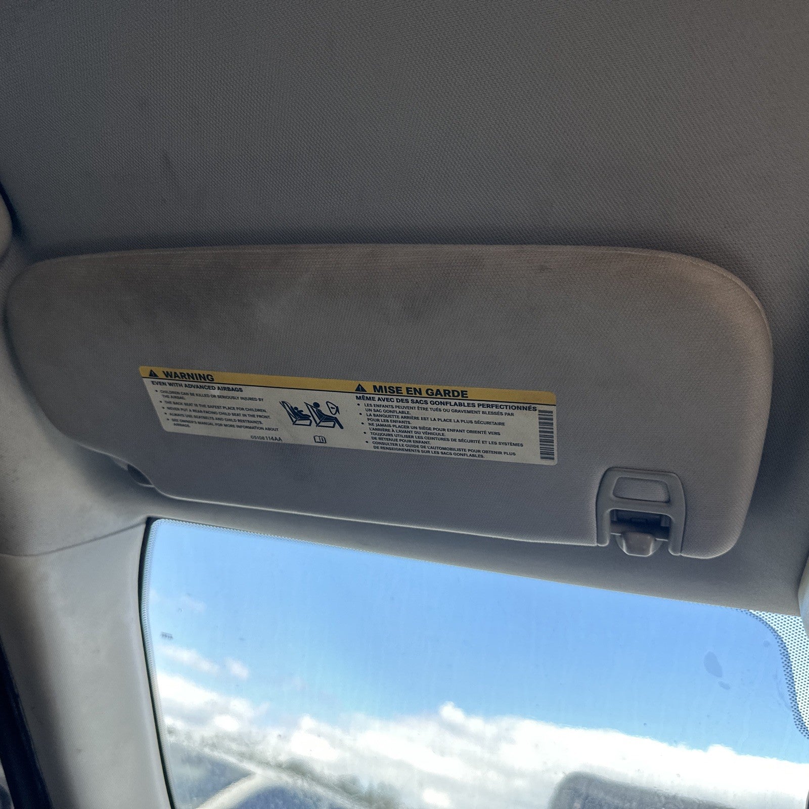 2011-2020 Jeep Grand Cherokee Driver & Passenger tan cloth illuminated Sun Visor