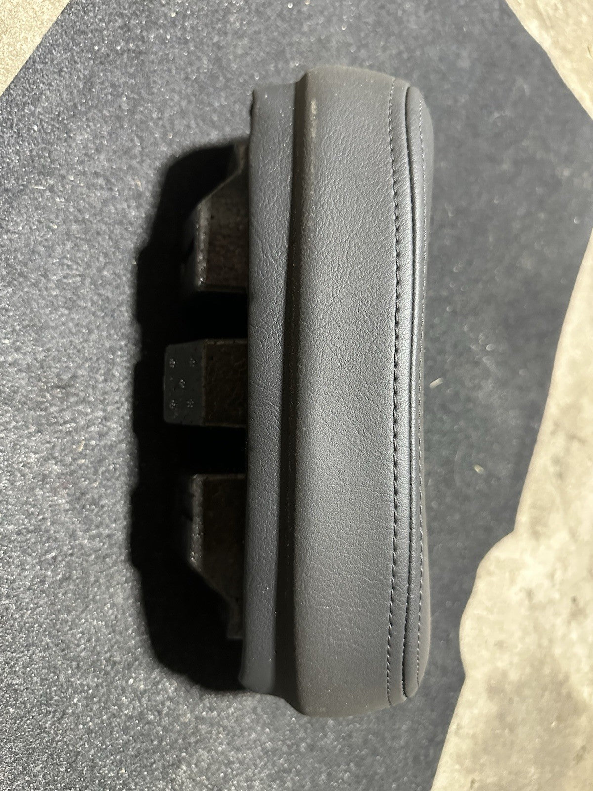 2005-2008 MINI COOPER CONVERTIBLE R52 REAR BACK SEAT HEAD REST HEADREST OEM