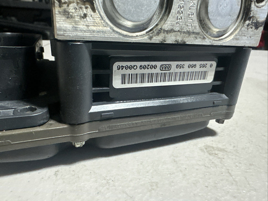 BMW X5 E70 2011 ABS Pump 6798286