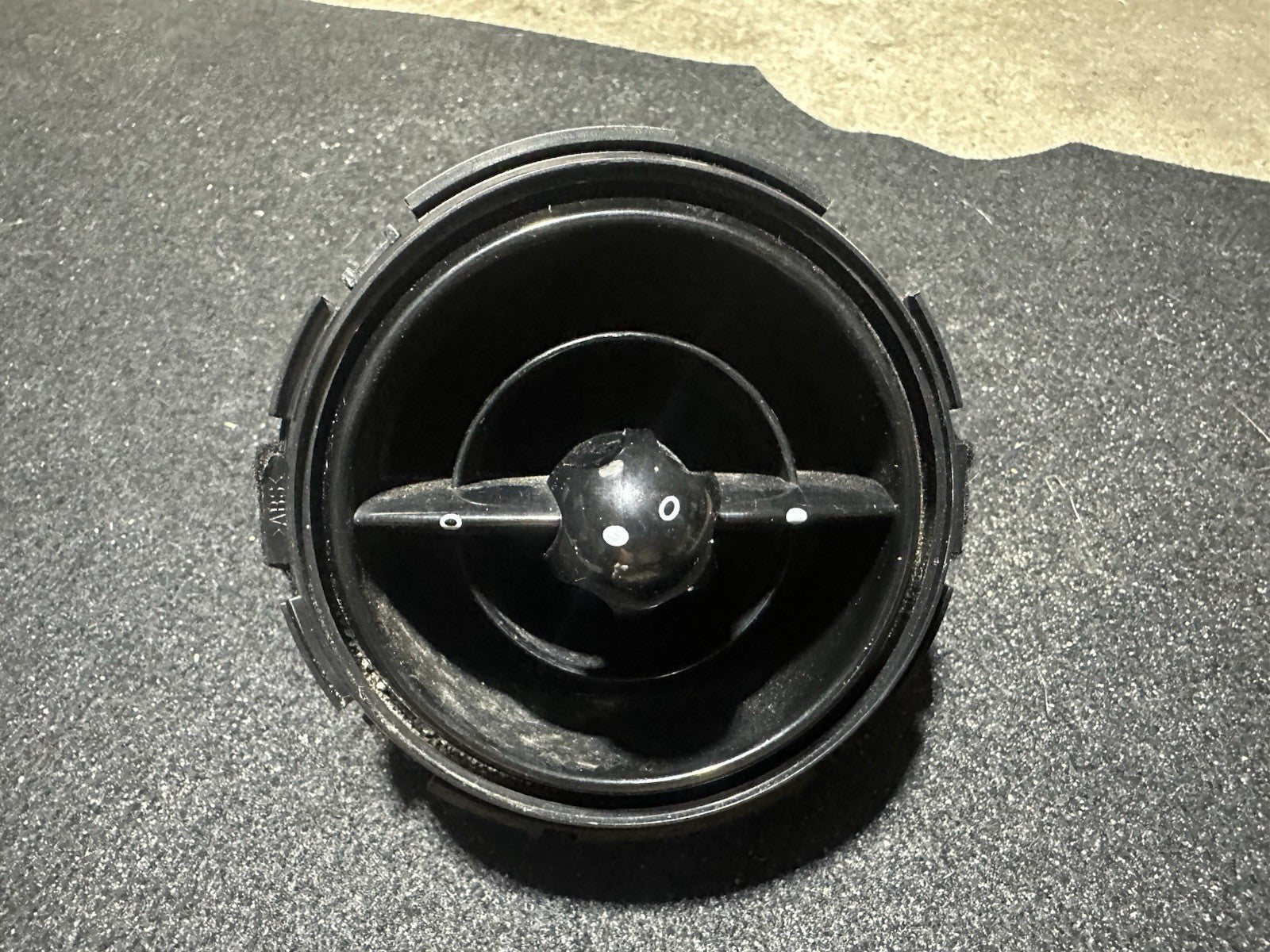 OEM Mini Cooper R50 R52 02-08 Front Left or Right Dash AC Air Vent 64226800887