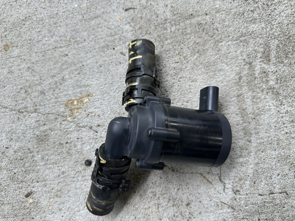 2010-2016 PORSCHE PANAMERA OEM 4.8L AWD TURBO AUXILIARY COOLANT PUMP 7LO965561L