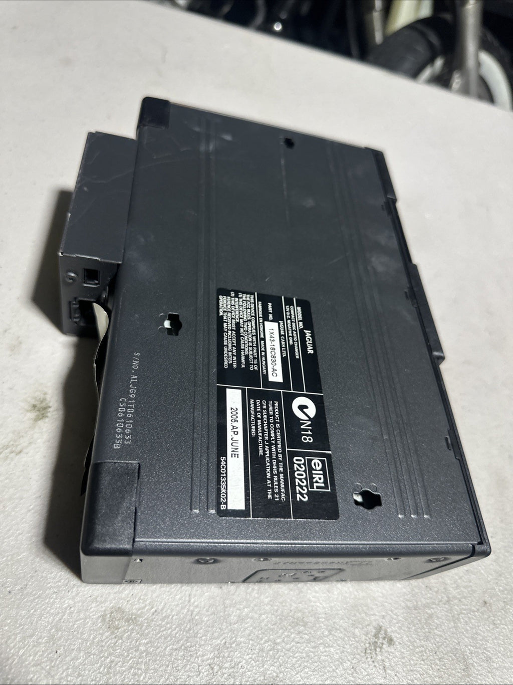 2004-2008 Jaguar XJ XJ8 Stereo 6 Disc CD Player Changer OEM 1X43-18C830-AC