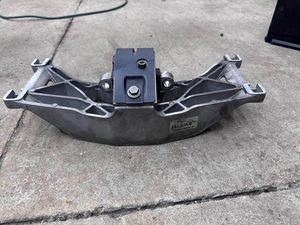 2010-2015 Jaguar XJ Transmission Mount Bracket Brace AW93-6A026-A 10-15