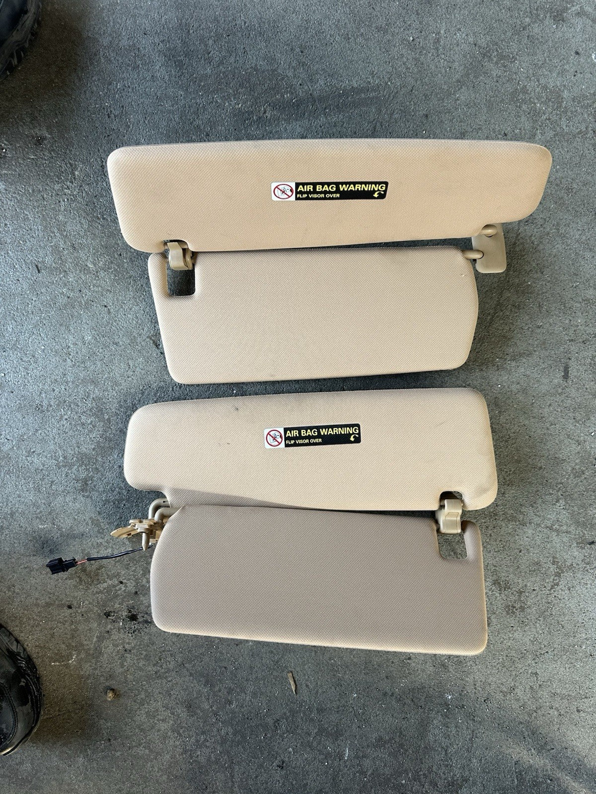 2004-2009 Porsche Cayenne Tan Brown Sun Visor Driver Passenger Side LH RH OEM