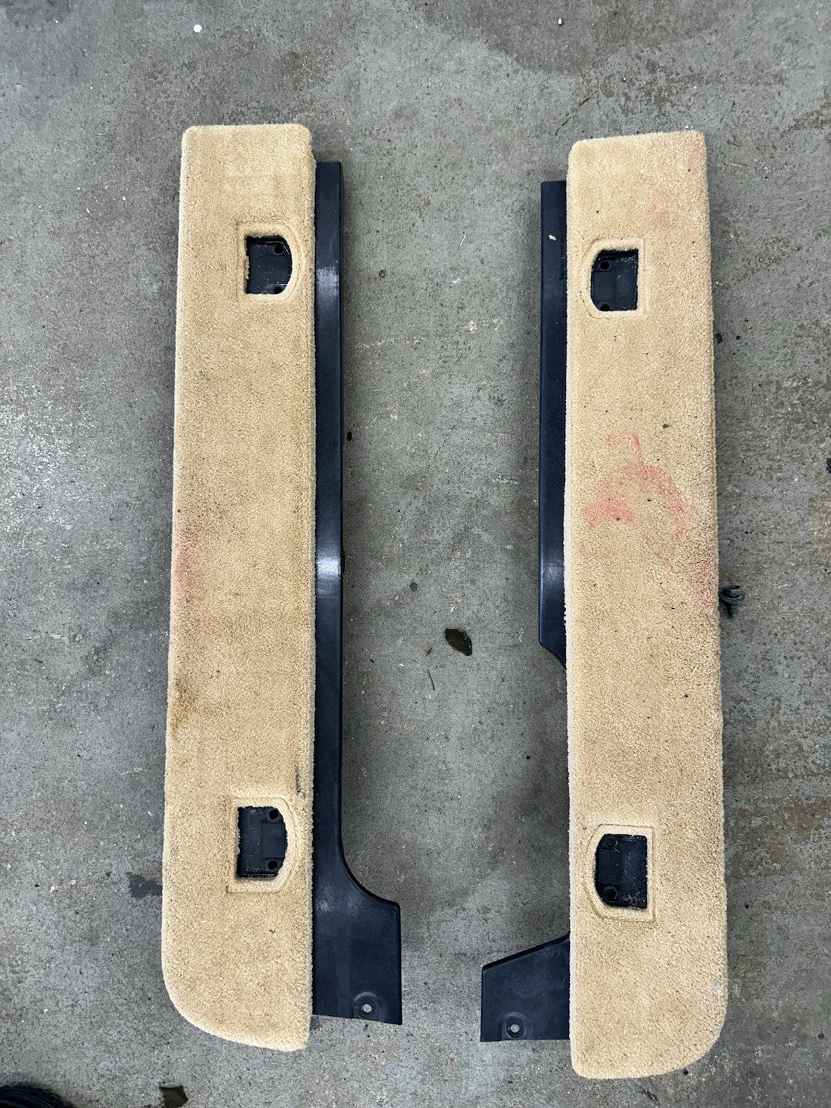 2004 Porsche Cayenne S Interior Back Deck Floor Cover Spare Tire Cover Tan