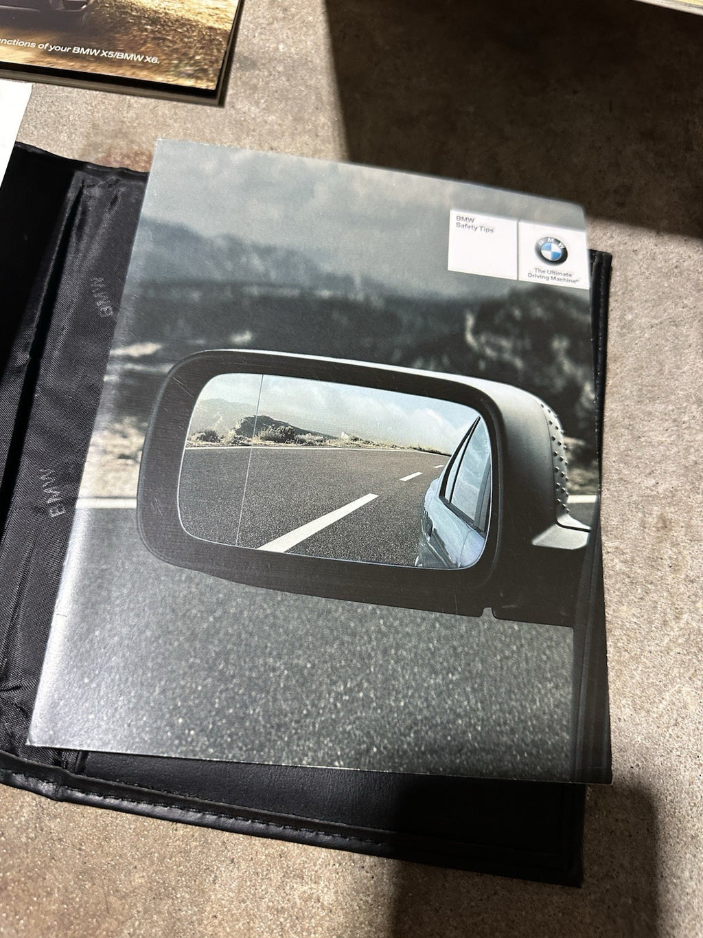 2011 BMW X5 X6 X5/X6 M owners manual & portfolio
