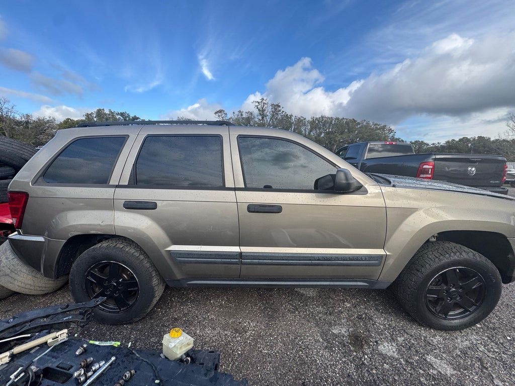 2005 - 2010 Jeep Grand Cherokee Passenger RH Power Door Mirror OEM