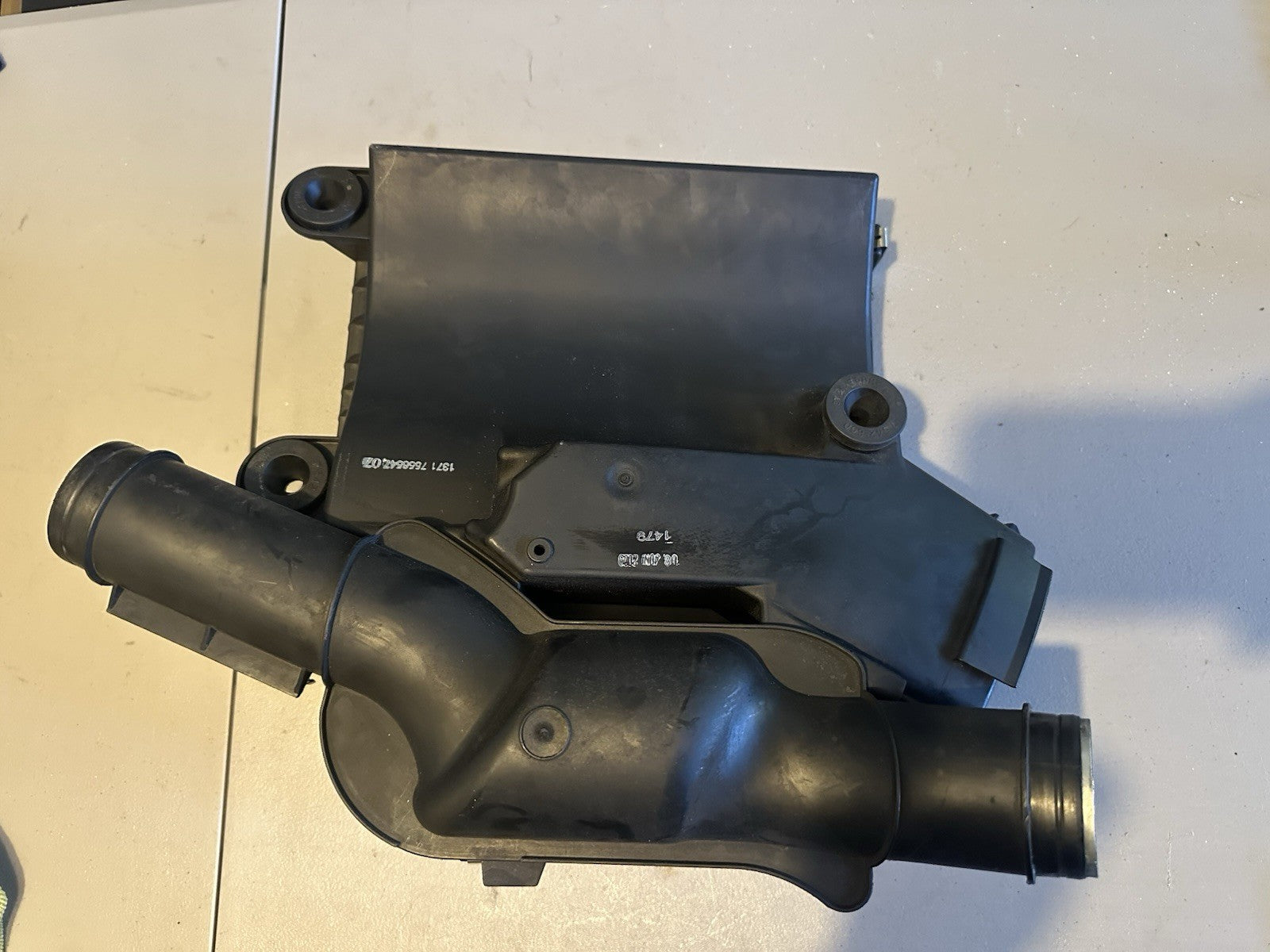 2007-2013 BMW GENUINE AIR INTAKE BOX FILTER CLEANER USED OEM 1371755654707