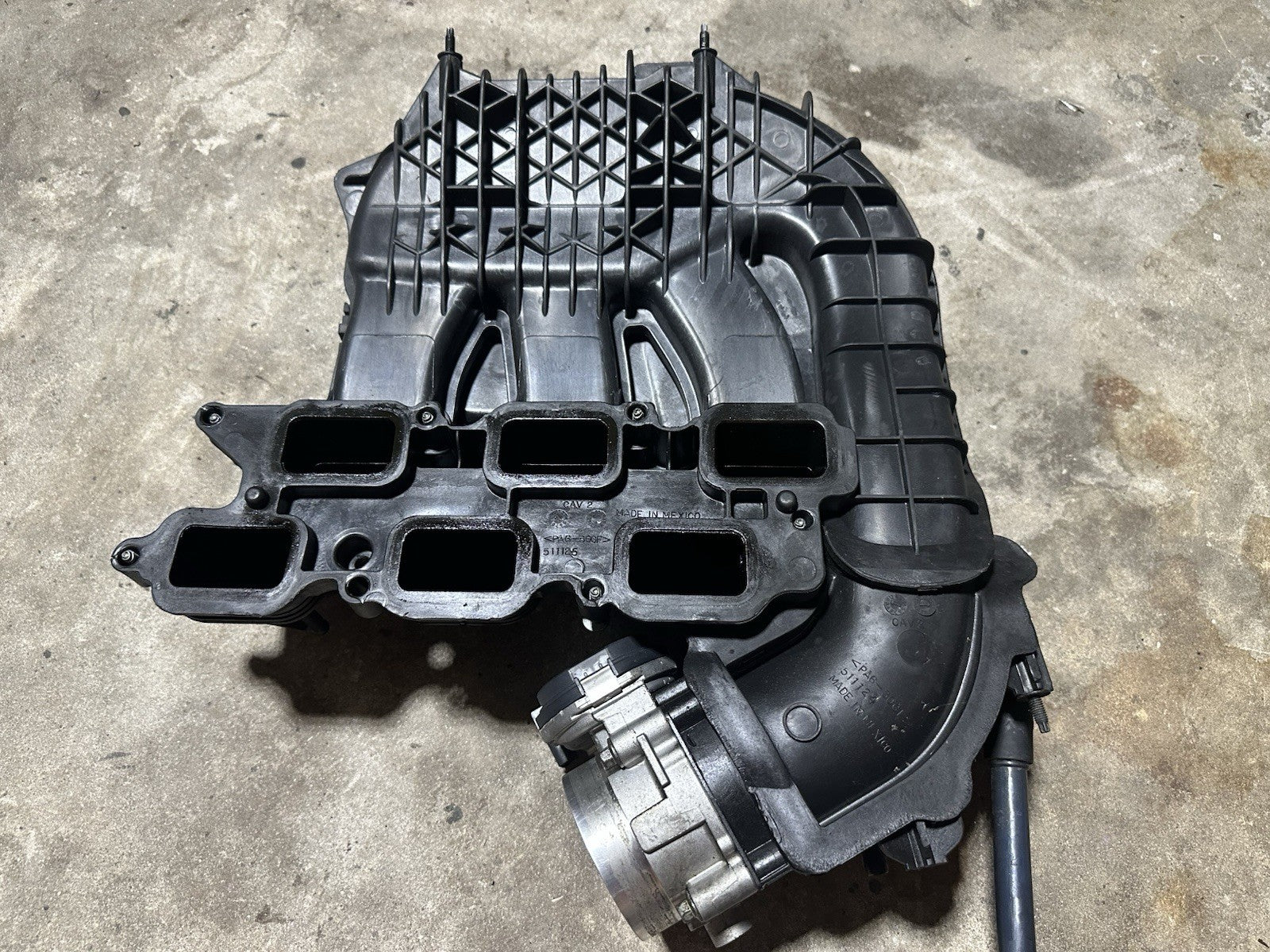 11-22 CHRYSLER DODGE JEEP 3.6L UPPER PLENUM INTAKE MANIFOLD ASSEMBLY OEM xsx