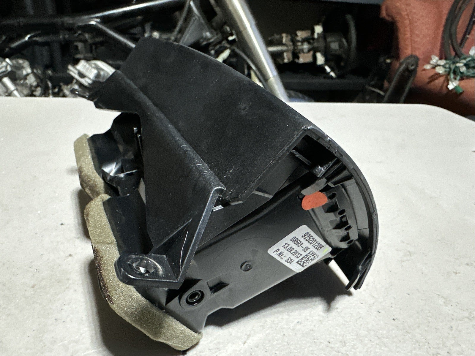 BMW X5 F15 2016 Rear Center Console Air Vent Grille Climate Vents 925201206 OEM