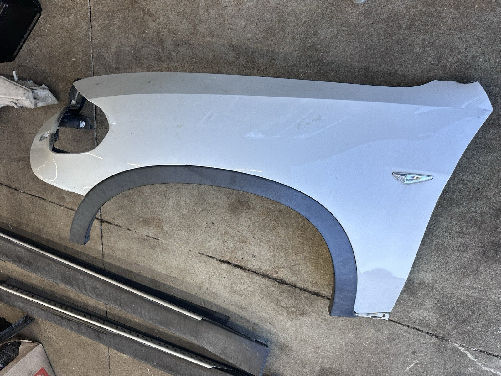 07-13 BMW E70 X5 Front Left Driver Side Fender Cover Panel White OEM✅